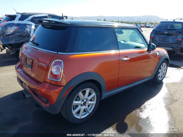 2011 MINI COOPER S WMWSV3C54BTY15173 Photo 3