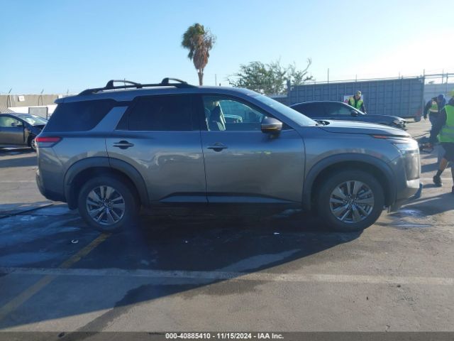 5N1DR3BB2NC227442 Nissan Pathfinder Sv 2wd