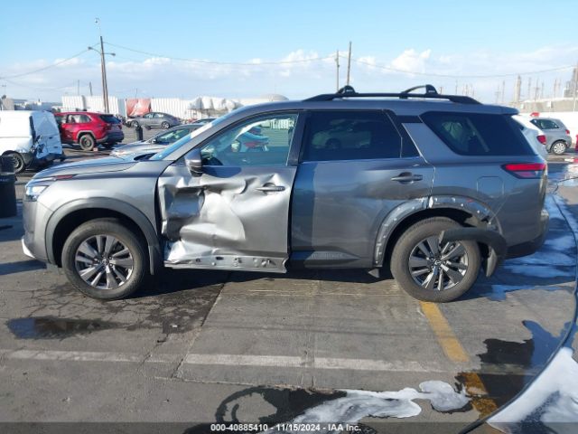 5N1DR3BB2NC227442 Nissan Pathfinder Sv 2wd