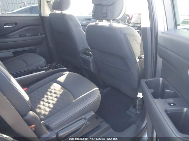 5N1DR3BB2NC227442 Nissan Pathfinder Sv 2wd
