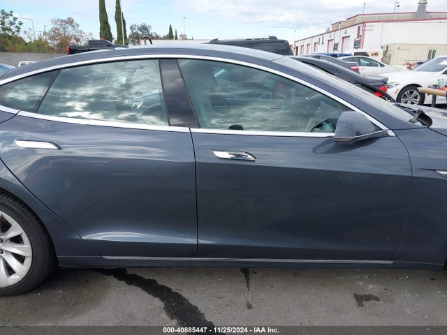 Tesla Model S 60/70/75/85 2016 5YJSA1E18GF148700 Image 13