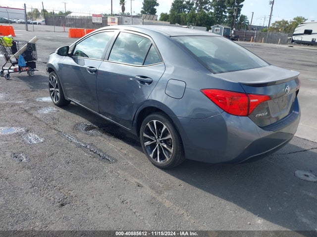 Toyota COROLLA SE 2017 5YFBURHE1HP710320 Image 3