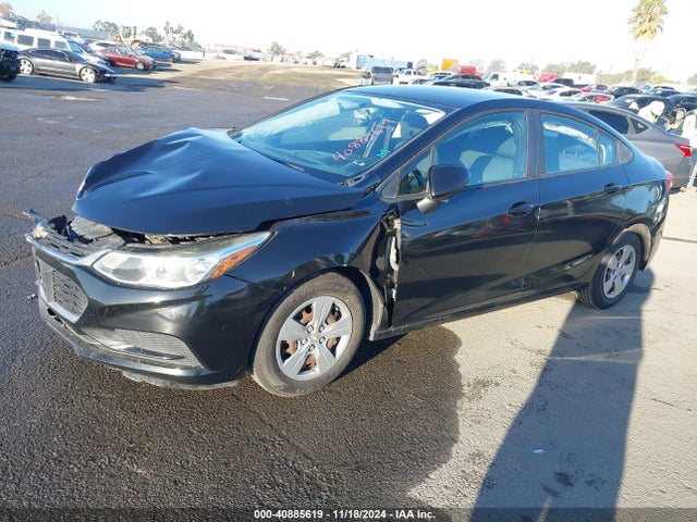 Chevrolet Cruze Ls Auto 2017 1G1BC5SM6H7232370 Image 2
