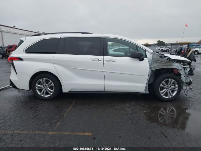 5TDDSKFC9NS072165 Toyota Sienna Xse