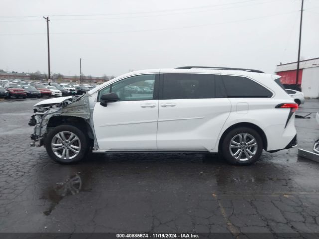 5TDDSKFC9NS072165 Toyota Sienna Xse