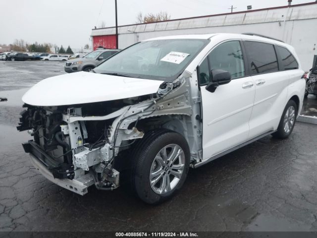 5TDDSKFC9NS072165 Toyota Sienna Xse