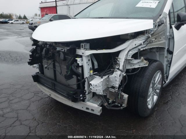 5TDDSKFC9NS072165 Toyota Sienna Xse