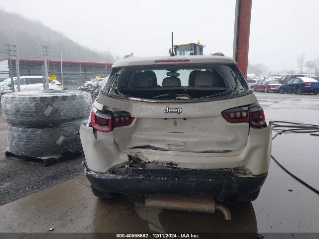 3C4NJDBB9LT129676 Jeep Compass Latitude 4x4