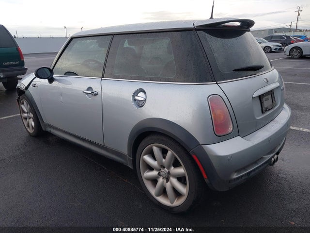 2003 MINI COOPER S WMWRE33483TD68910 Photo 2