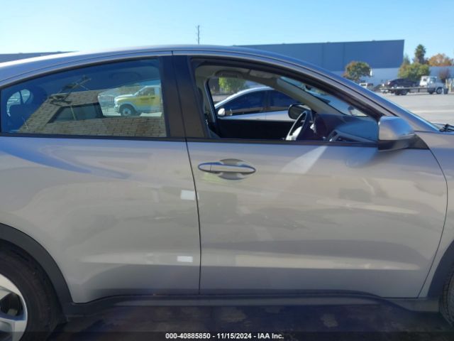 3CZRU6H37NM761832 Honda Hr-v Awd Lx