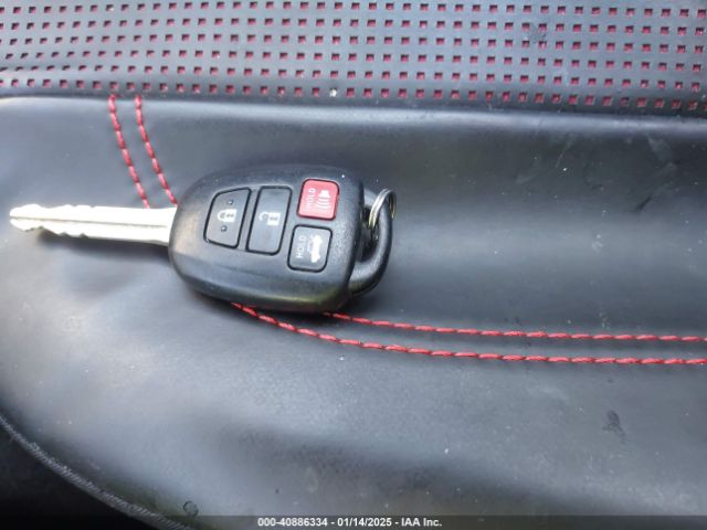 5YFBURHE3FP204646 Toyota COROLLA LE