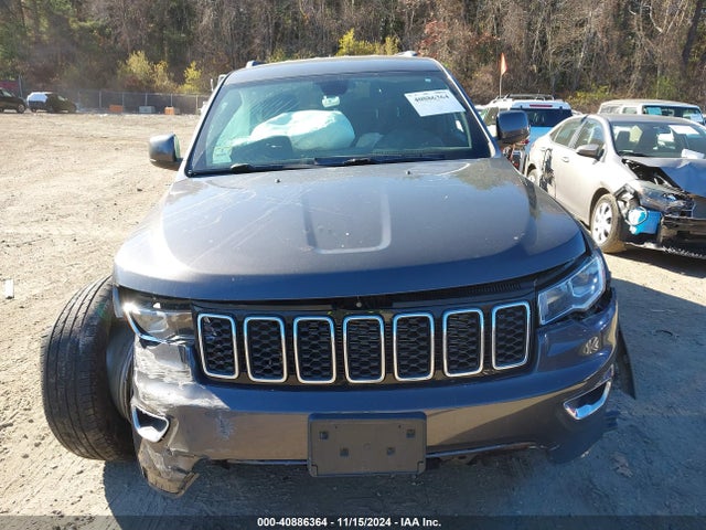 1C4RJFAG8JC469680 Jeep Grand Cherokee Laredo E 4x4