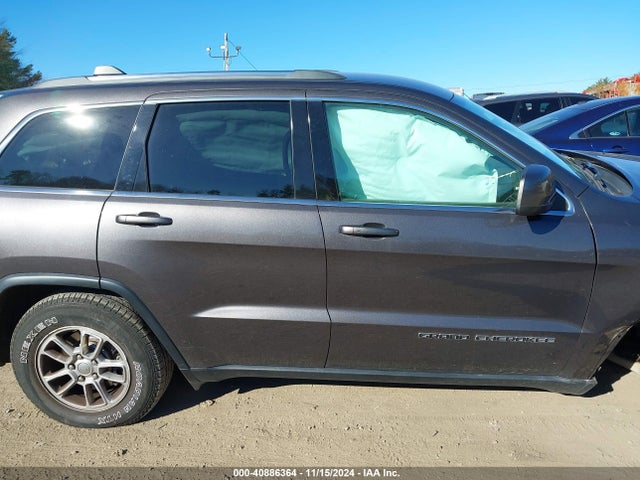 1C4RJFAG8JC469680 Jeep Grand Cherokee Laredo E 4x4