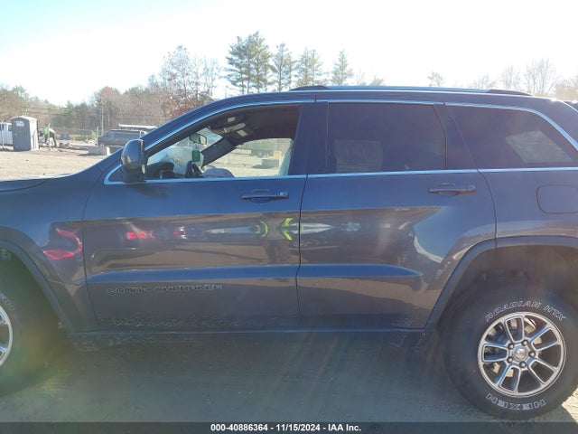 1C4RJFAG8JC469680 Jeep Grand Cherokee Laredo E 4x4