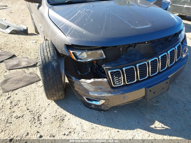 1C4RJFAG8JC469680 Jeep Grand Cherokee Laredo E 4x4