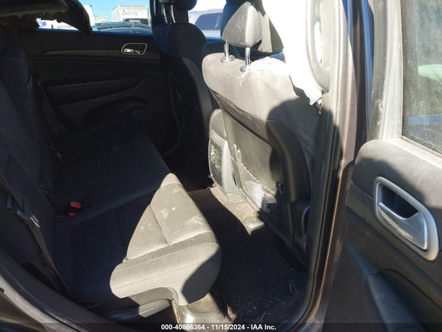 1C4RJFAG8JC469680 Jeep Grand Cherokee Laredo E 4x4