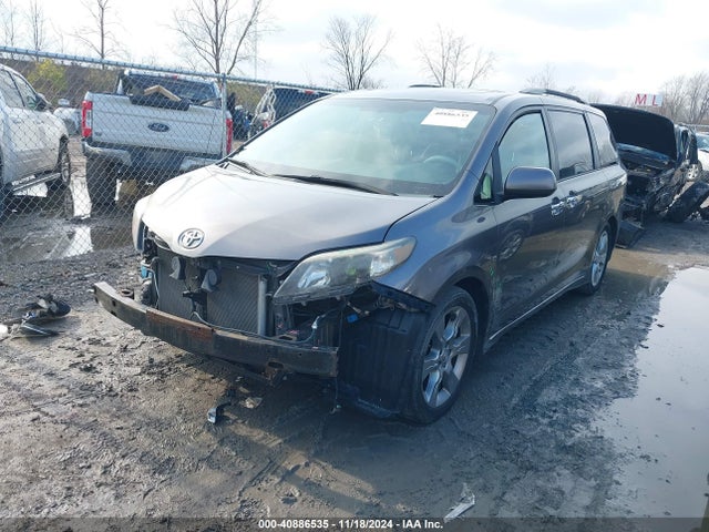 Toyota Sienna Se 8 Passenger 2014 5TDXK3DC0ES429657 Image 2