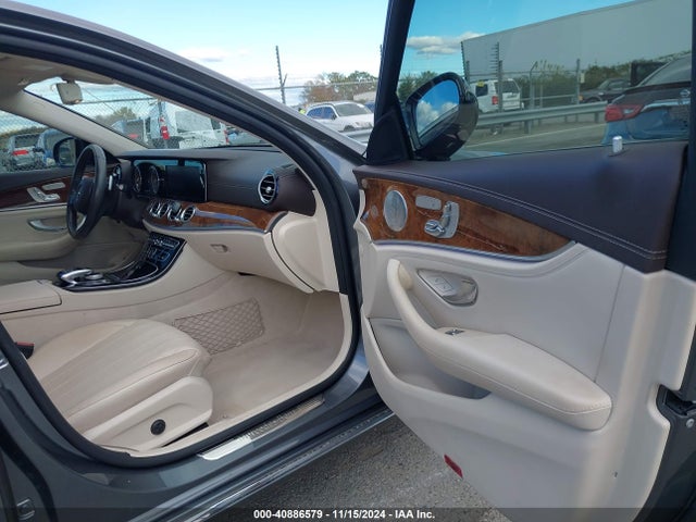 WDDZF4KB9HA198035 Mercedes-Benz E 300 4matic