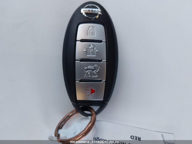5N1AT2MV2FC893837 Nissan ROGUE SV