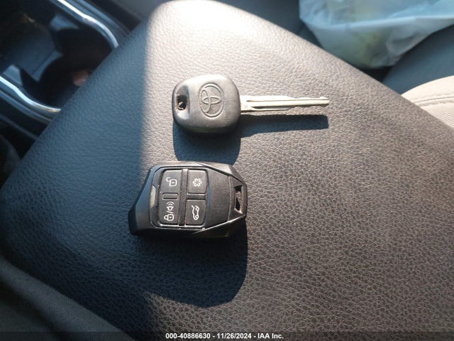 5TFCZ5ANXJX139300 Toyota Tacoma Sr V6