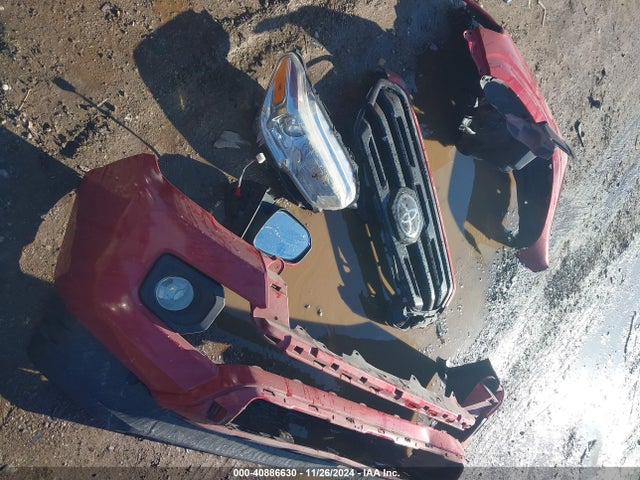 5TFCZ5ANXJX139300 Toyota Tacoma Sr V6