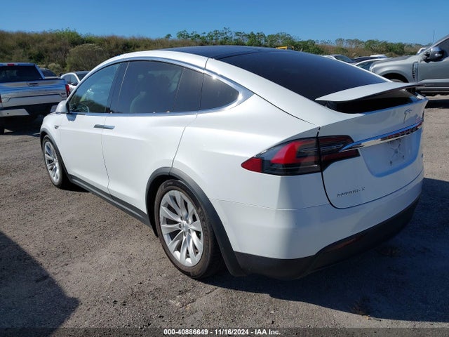 2016 TESLA MODEL X 5YJXCBE28GF021024 Photo 2