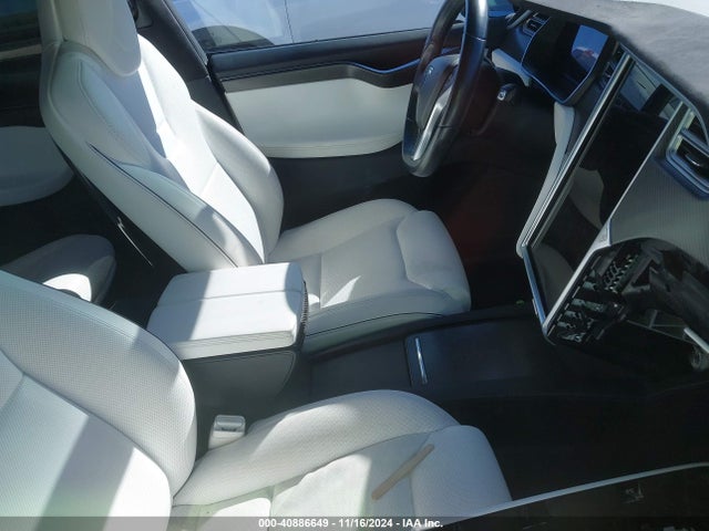 2016 TESLA MODEL X 5YJXCBE28GF021024 Photo 4