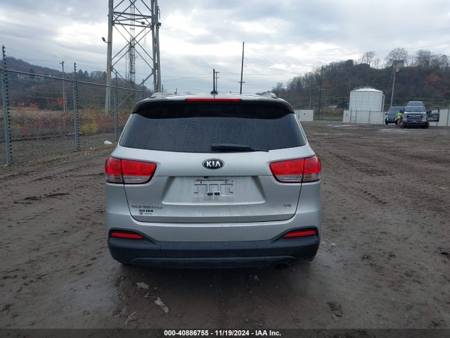 KIA Sorento Lx V6 2017 5XYPGDA56HG308002 Image 17