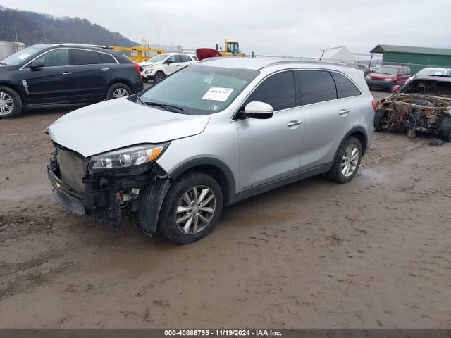 KIA Sorento Lx V6 2017 5XYPGDA56HG308002 Image 2