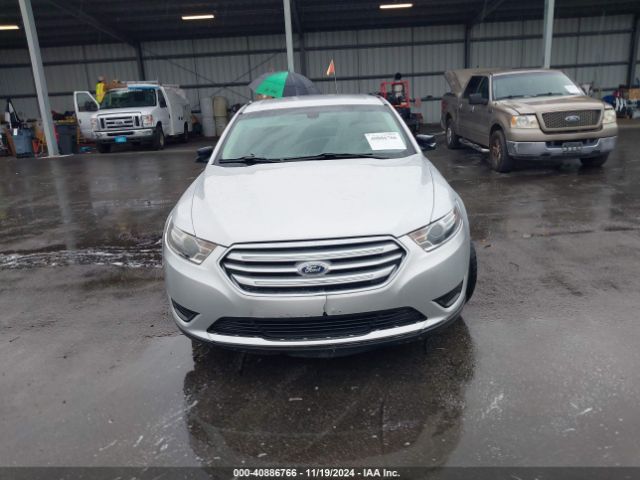 1FAHP2D8XHG124215 Ford TAURUS SE