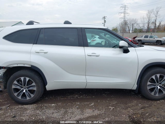 Toyota Highlander Xle 2021 5TDHZRBH8MS138517 Image 14