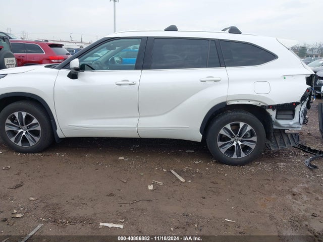 Toyota Highlander Xle 2021 5TDHZRBH8MS138517 Image 15
