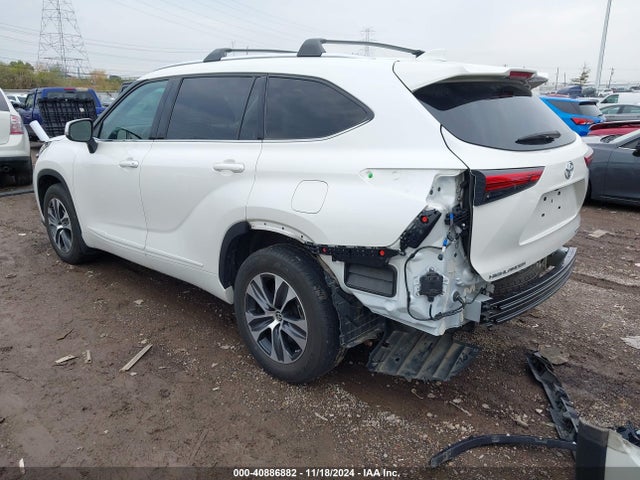 Toyota Highlander Xle 2021 5TDHZRBH8MS138517 Image 3