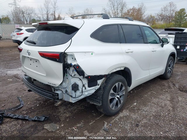 Toyota Highlander Xle 2021 5TDHZRBH8MS138517 Image 4