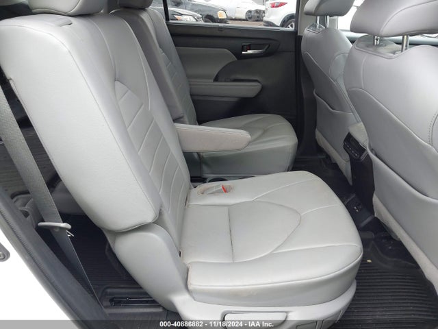 Toyota Highlander Xle 2021 5TDHZRBH8MS138517 Image 8
