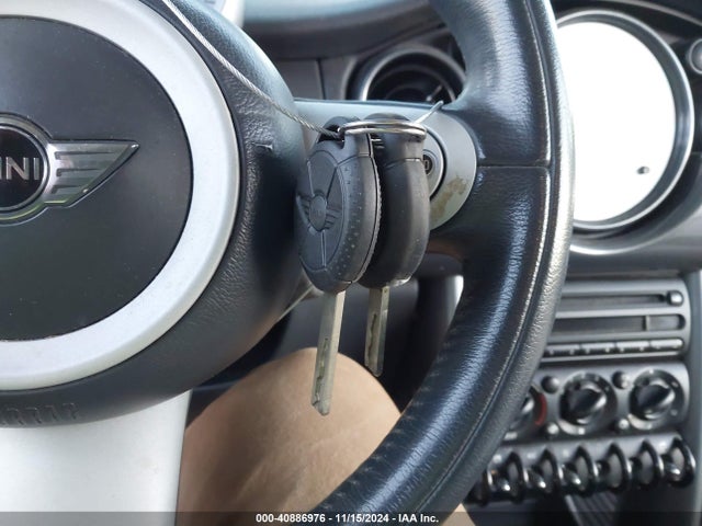 2006 MINI COOPER S WMWRE33576TL23256 Photo 10