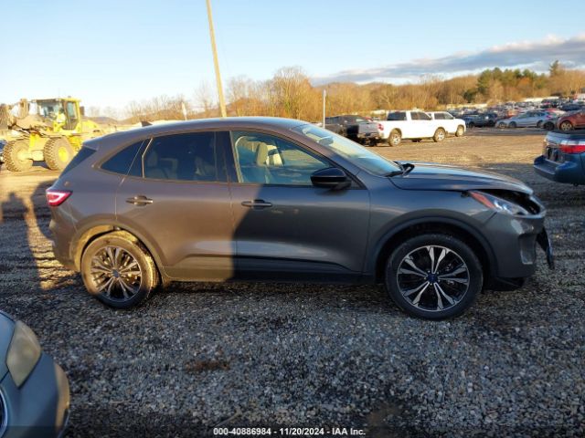 1FMCU9G64NUB94334 Ford ESCAPE SE
