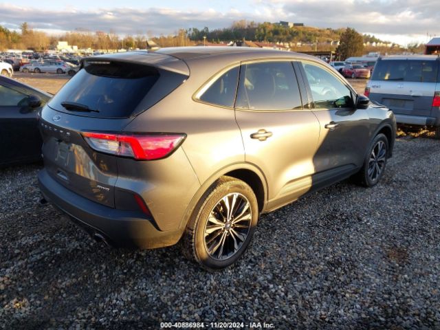 1FMCU9G64NUB94334 Ford ESCAPE SE