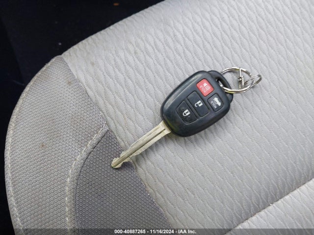 Toyota COROLLA LE 2018 2T1BURHE1JC049491 Image 11