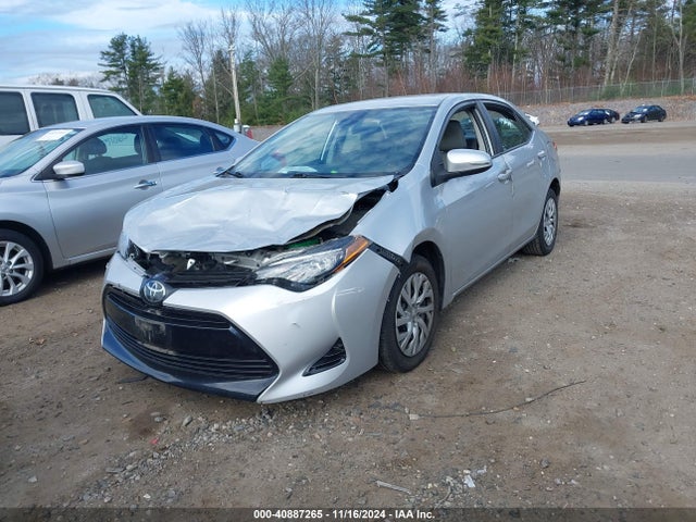 Toyota COROLLA LE 2018 2T1BURHE1JC049491 Image 2
