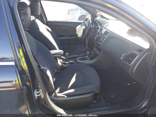 Chrysler 200 Touring 2014 1C3CCBBB6EN107499 Image 5