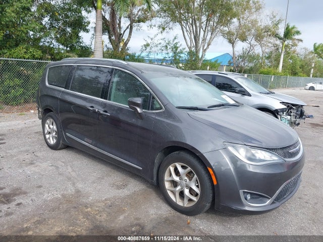 Chrysler Pacifica Touring L 2019 2C4RC1BG9KR657709 main image