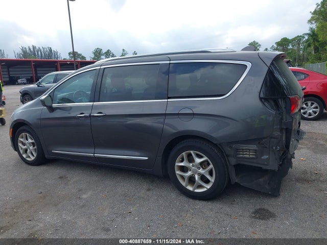 Chrysler Pacifica Touring L 2019 2C4RC1BG9KR657709 Image 14