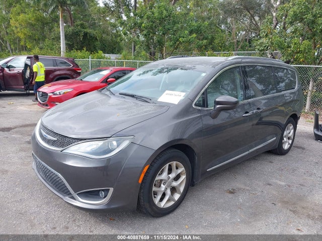 Chrysler Pacifica Touring L 2019 2C4RC1BG9KR657709 Image 2
