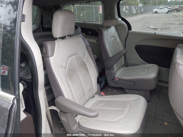 Chrysler Pacifica Touring L 2019 2C4RC1BG9KR657709 Image 8
