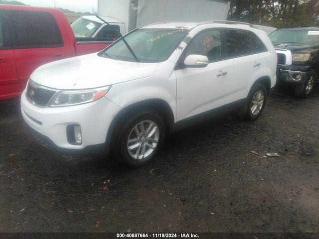 KIA SORENTO LX 2015 5XYKT3A69FG603441 Image 2