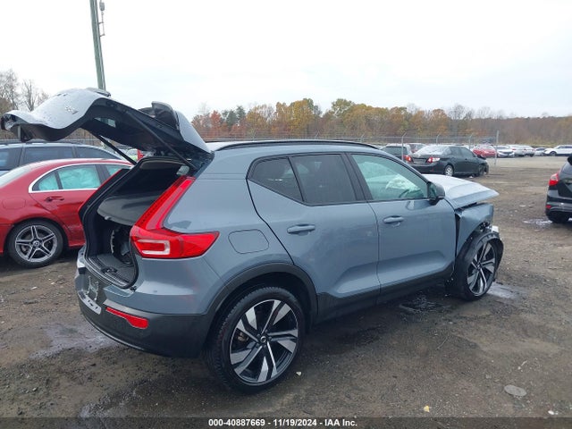 Volvo Xc40 B5 Ultimate Dark Theme 2023 YV4L12UX6P2910597 Image 4