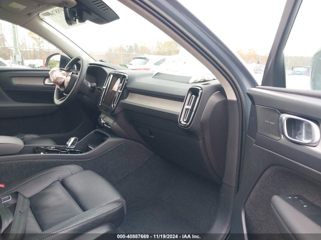 Volvo Xc40 B5 Ultimate Dark Theme 2023 YV4L12UX6P2910597 Image 5