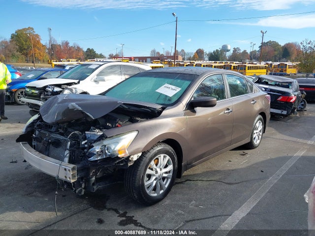Nissan Altima 2.5 S 2014 1N4AL3AP3EC424180 Image 2