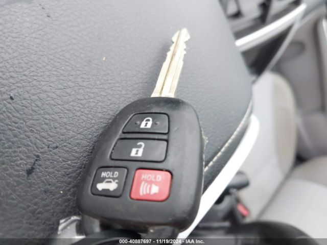 4T1BF1FK0FU041411 Toyota CAMRY SE